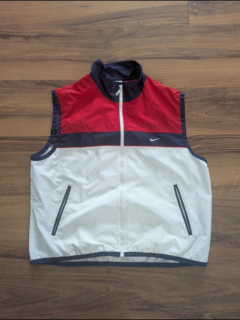 Nike White, Red & Navy Sleeveless Windbreaker Vest Colourblock